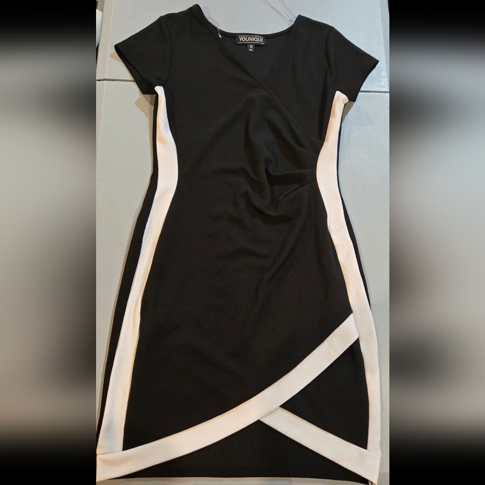 Younique Asymmetrical Black and White Dress 3c40
